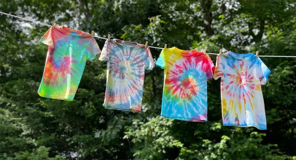 Why Tie-Dye T-Shirts Are a Trend Everyone Should Try2